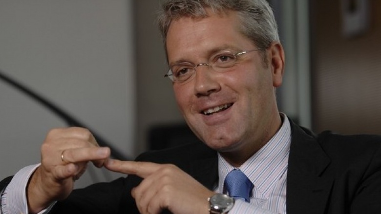 Norbert Röttgen MdB zur Diskussion um die Bonn/Berlin-Frage: „Gesetze gelten auch für Minister“ Norbert Röttgen MdB zur Diskussion um die Bonn/Berlin-Frage: „Gesetze gelten auch für Minister“