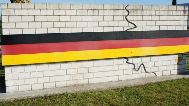 Vortrag und Diskussion am 01.12.11 in Wachtberg: "Der Sturm auf die Stasi-Zentrale 1990 - Verantwortung heißt Handeln!“ Vortrag und Diskussion am 01.12.11 in Wachtberg: "Der Sturm auf die Stasi-Zentrale 1990 - Verantwortung heißt Handeln!“